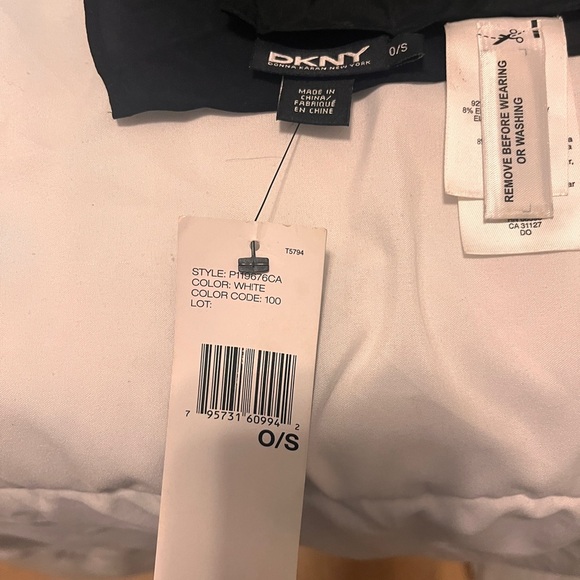 DKNY Graphic Print Vintage  Silk Scarf -  NWT - Picture 8 of 15